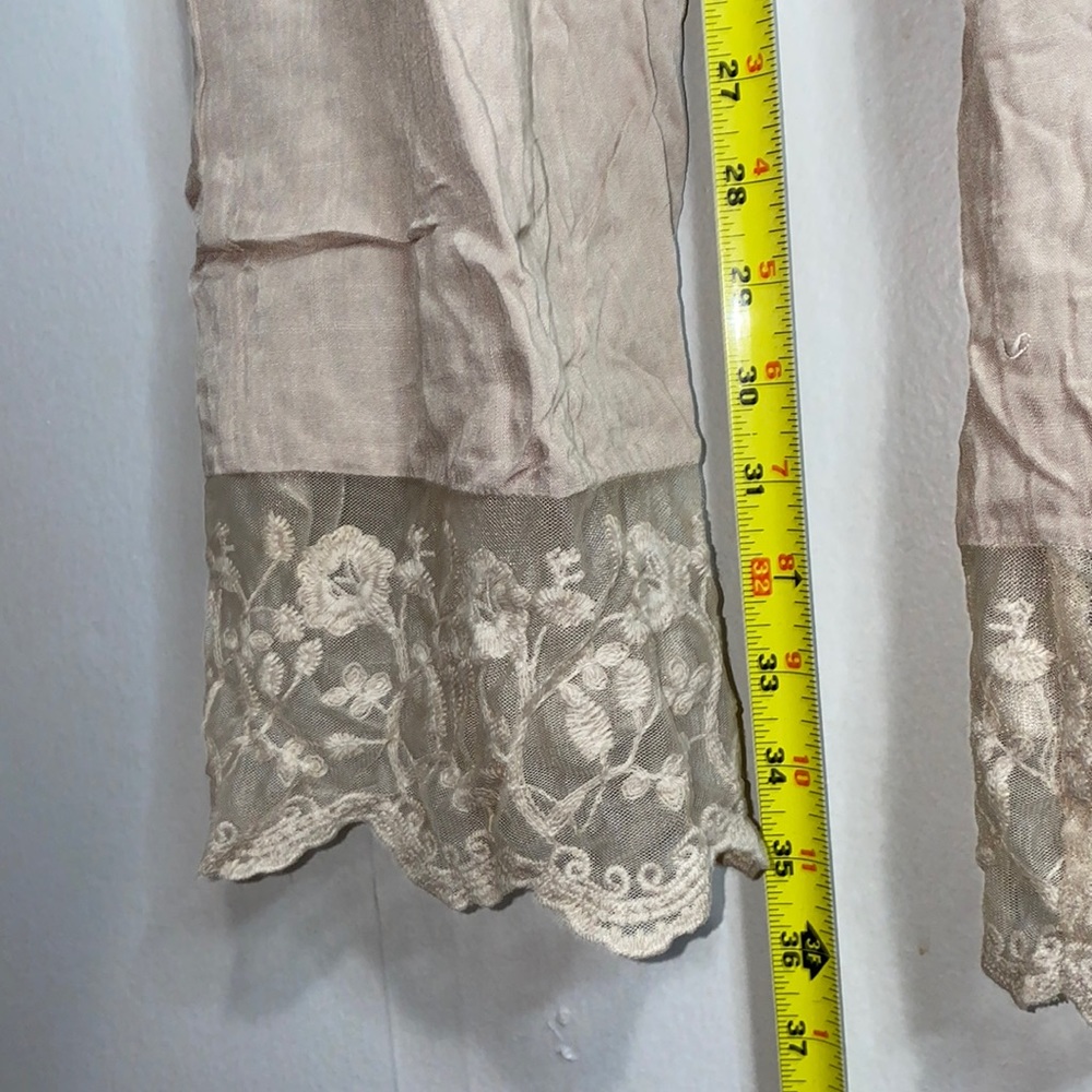 🌵Adorable Tan retro threads pants with lace detail on bottom! - Picture 5 of 5
